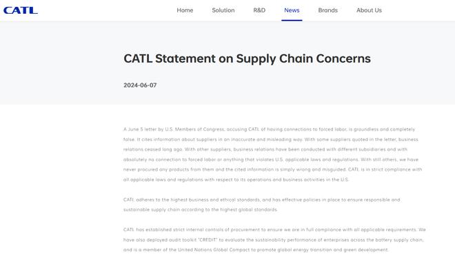 ️?心情大好！哈登赛后将本场比赛用球送给了小球迷